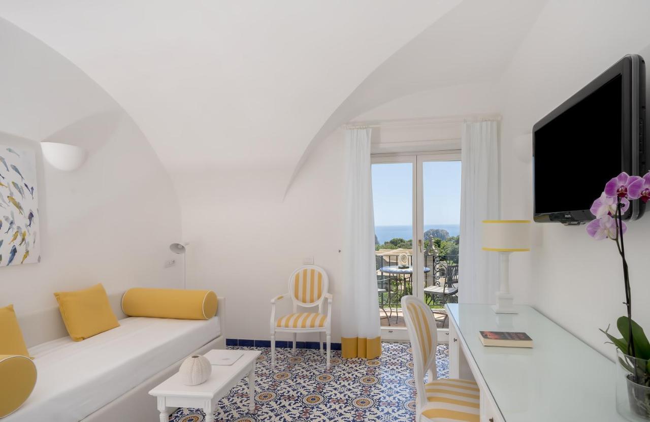 Sina Flora Hotel 4*